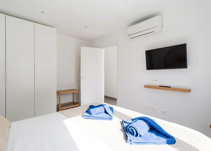 A Mar Dolphin Apartment *