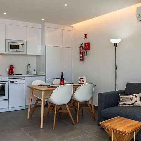 A Mar Dolphin Апартаменти *